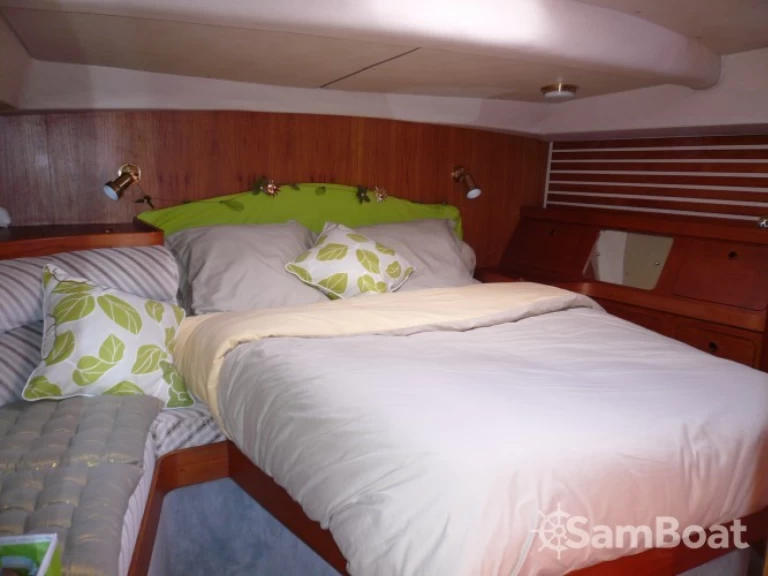 Yacht charter Gruissan billig 422cc