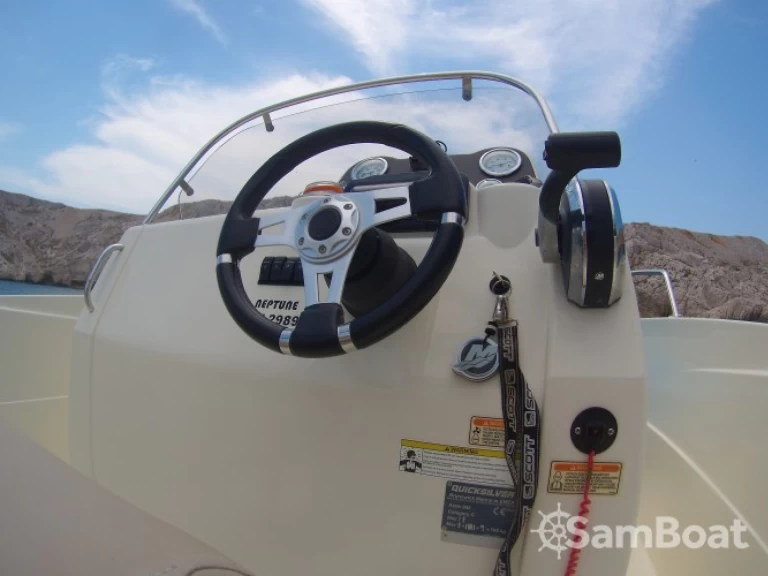 Hyra Motorbåt  med eller utan skeppare Quicksilver Marseille 