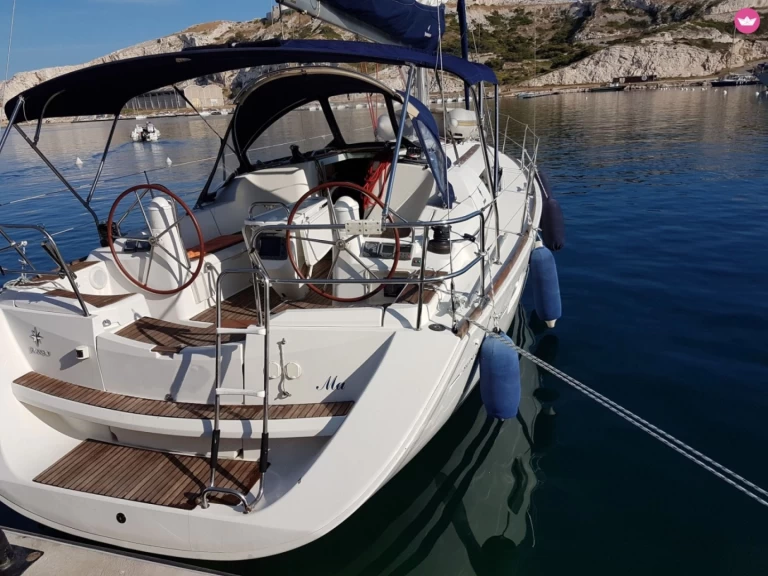 Jeanneau Sun Odyssey 39i charter bareboat eller skeppad i Marseille