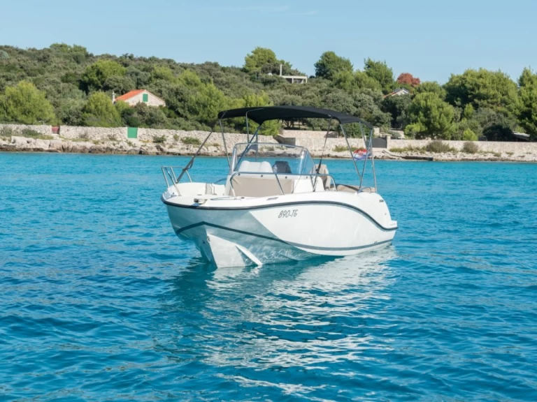 Yacht charter Split  billig Activ 675 Open