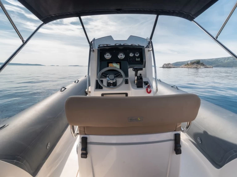 Båtuthyrning Bwa Sport 26 GTO i Trogir  på Samboat 