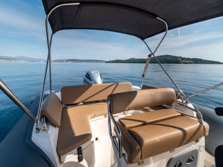 Hyra RIB med eller utan skeppare Bwa Trogir  