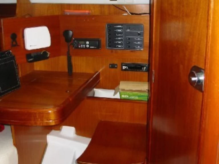 Uthyrning Segelbåt  Bénéteau med en båtlicens 