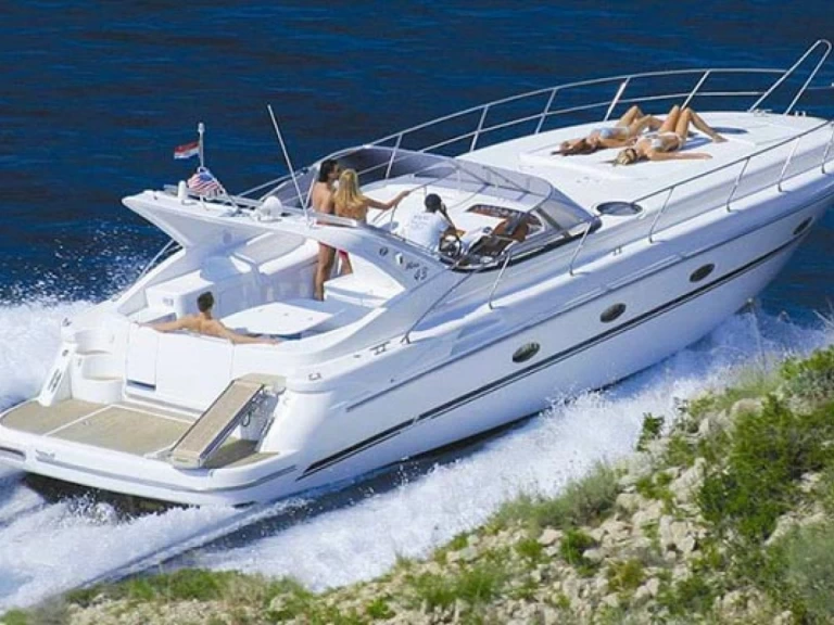 Innovazione e Progetti Mira 37 charter bareboat eller skeppad i Milazzo