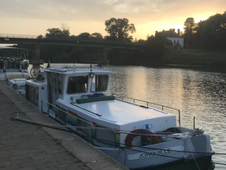 Uthyrning La Vicomté-sur-Rance - Locaboat Penichette 930 av Samboat 