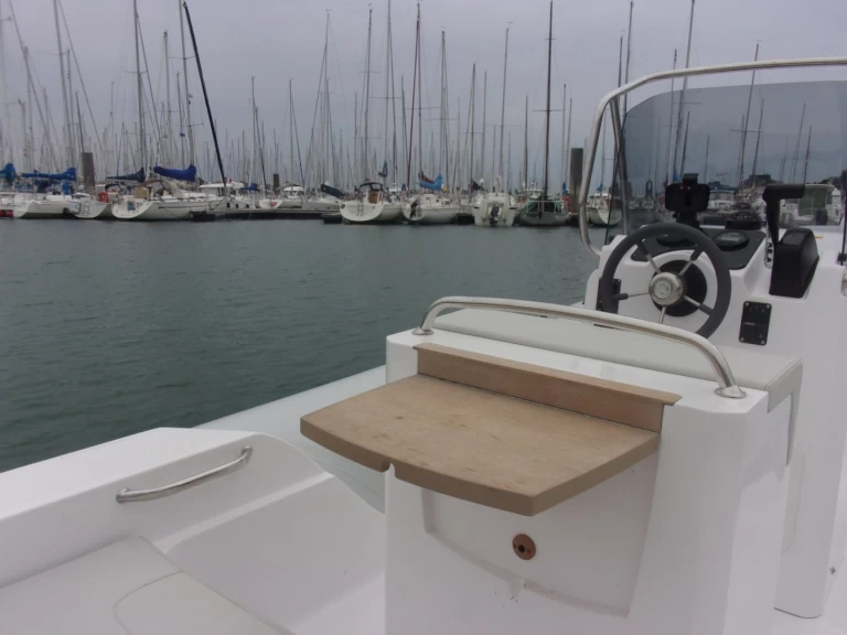 Yacht charter La Trinité-sur-Mer billig Tempest 625 Easy