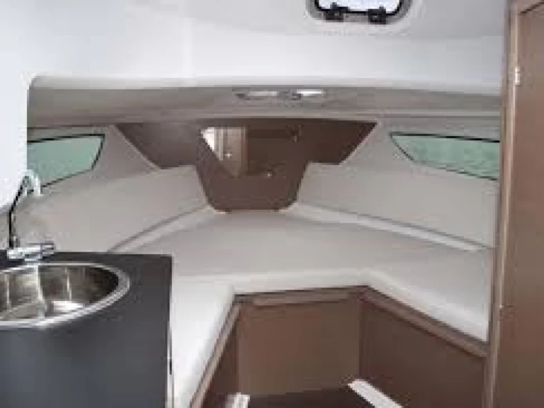 Hyra Motorbåt  med eller utan skeppare Jeanneau Hyeres 