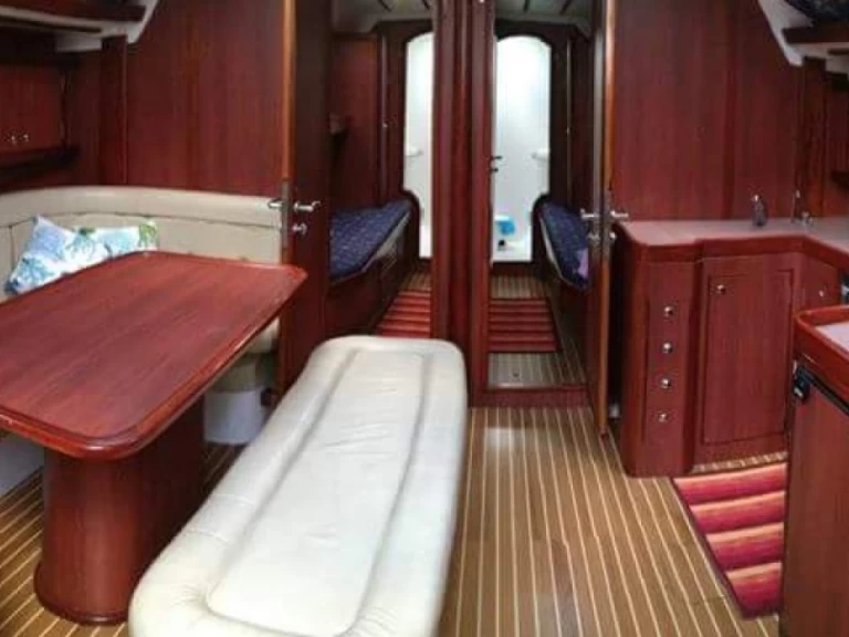 Hyra Segelbåt  med eller utan skeppare Ocean Yachts Ostia 