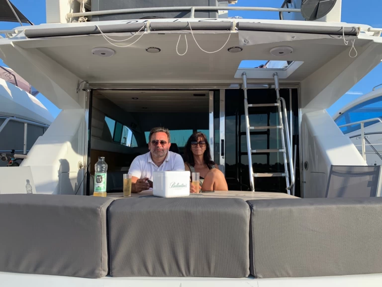 Hyra Motorbåt  med eller utan skeppare Mochi Craft Hyeres 