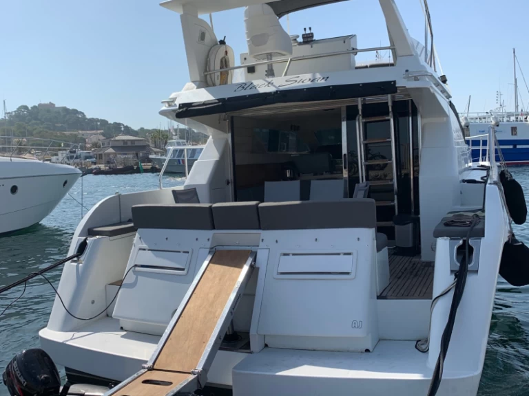 Hyr en Mochi Craft Mochi 43 Hyeres 