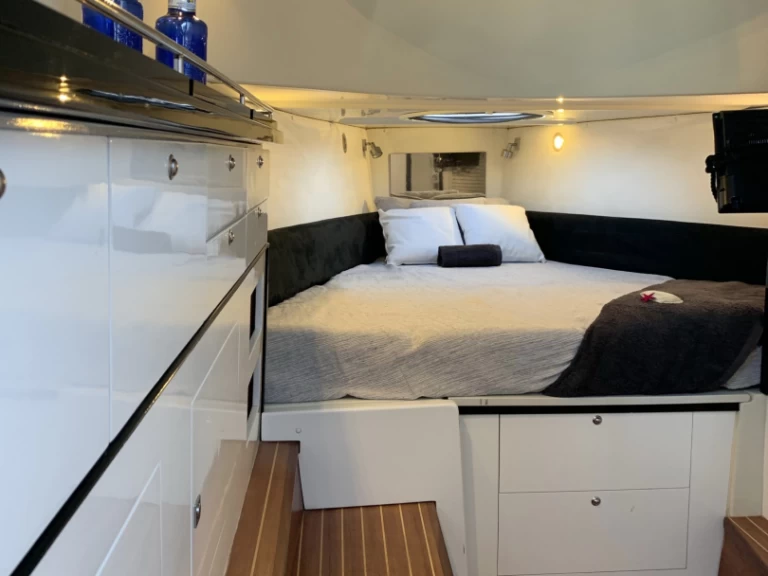 Kardis Nirvana K12 charter bareboat eller skeppad i Santa Eularia des Riu