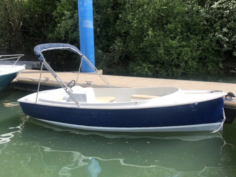 Uthyrning Motorbåt  Ruban Bleu med en båtlicens 