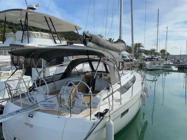 Hyra Segelbåt  med eller utan skeppare Bavaria Getxo 