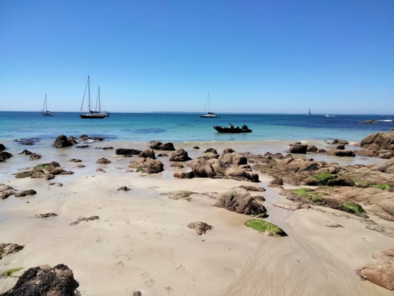 Bombard 550 explorer charter bareboat eller skeppad i Vannes