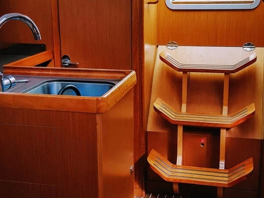 Bavaria Cruiser 33 charter bareboat eller skeppad i Zadar