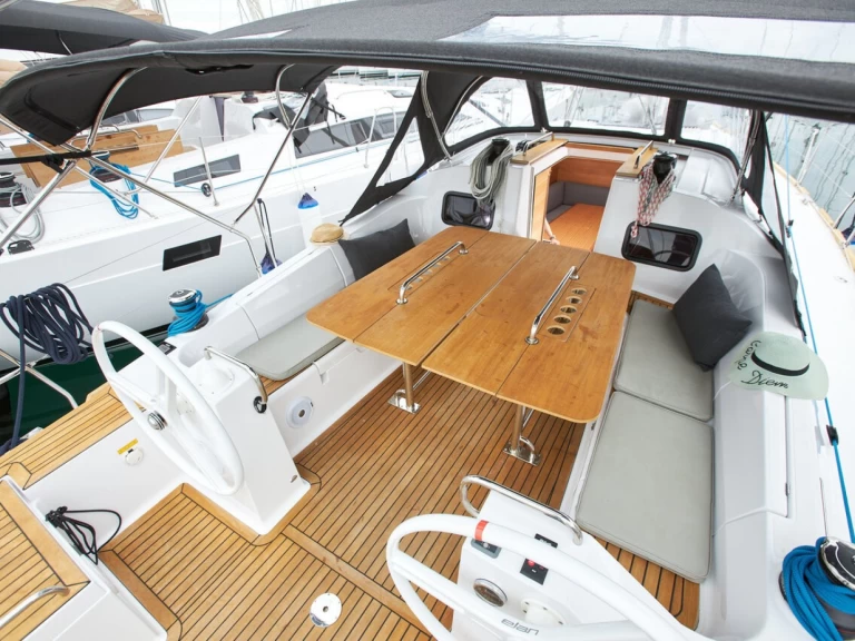 Hyra Segelbåt  med eller utan skeppare Elan Kaštela 