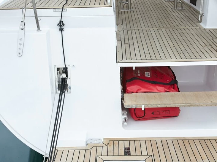 Uthyrning Segelbåt  Elan med en båtlicens 