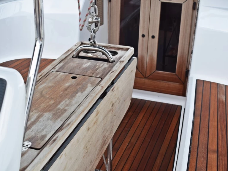 Hyra Segelbåt  med eller utan skeppare Bavaria Kaštela 