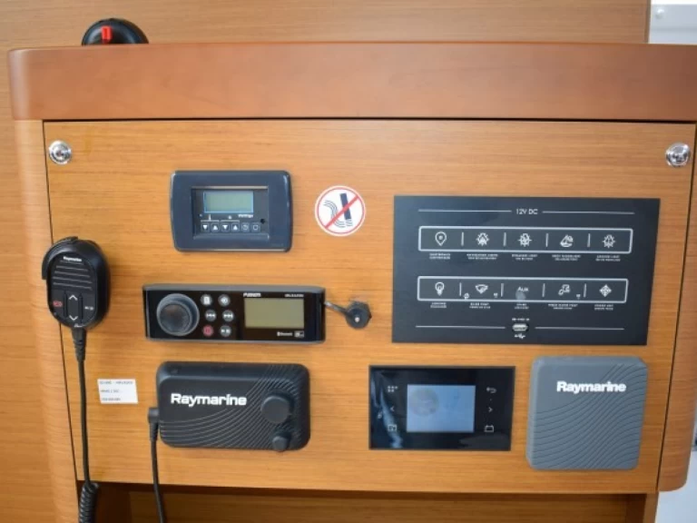 Segelbåt  för uthyrning Kaštela till det bästa priset 