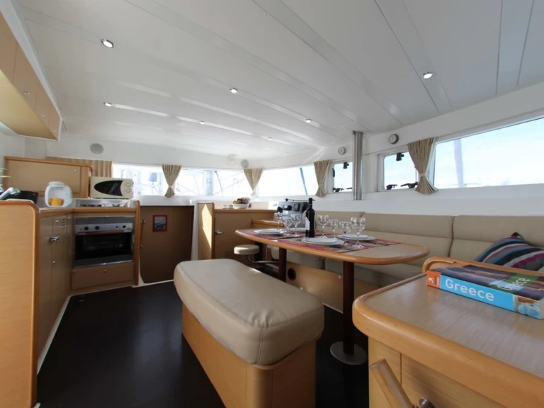 Hyr en Lagoon Lagoon 420 Alimos 