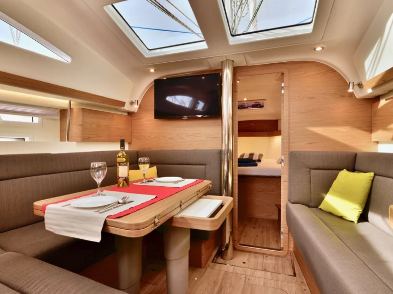 Segelbåt  för uthyrning Šibenik  till det bästa priset 