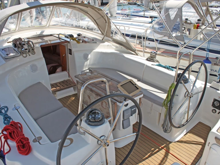 Båtuthyrning Bavaria Bavaria 42 Cruiser i Lavrio på Samboat 