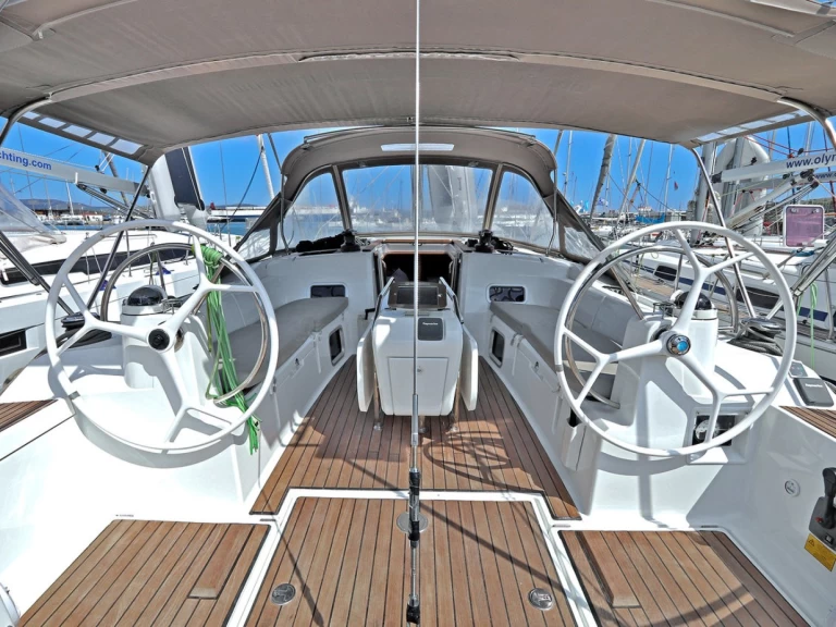 Uthyrning Segelbåt  Jeanneau med en båtlicens 