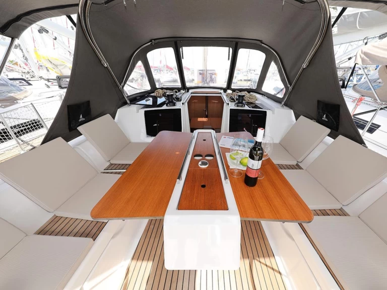 Hyra Segelbåt  med eller utan skeppare Dufour Biograd Na Moru 