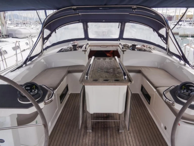 Uthyrning Segelbåt  Bavaria med en båtlicens 