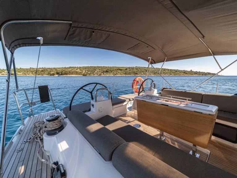 Hyr en Dufour Dufour 520 Grand Large Primošten  