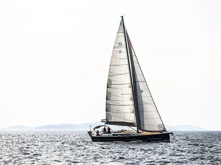 Dufour Dufour 560 Grand Large charter bareboat eller skeppad i Primošten 