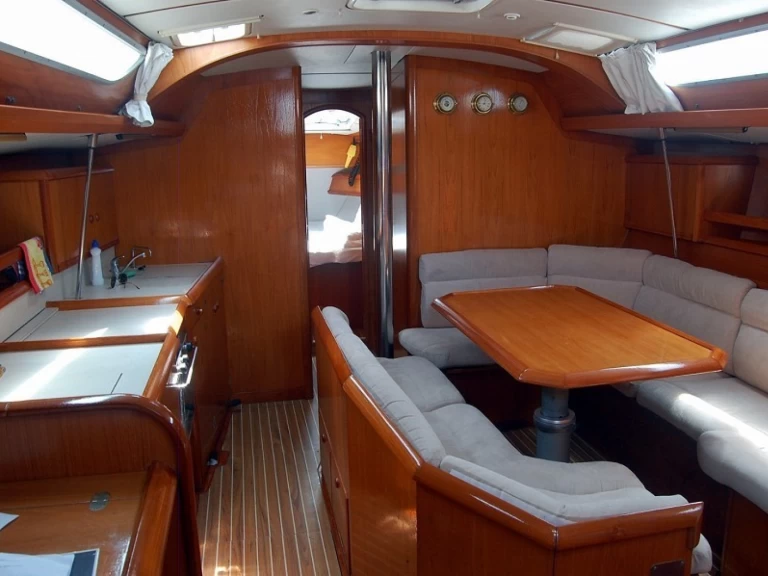 Segelbåt  för uthyrning Betina till det bästa priset 