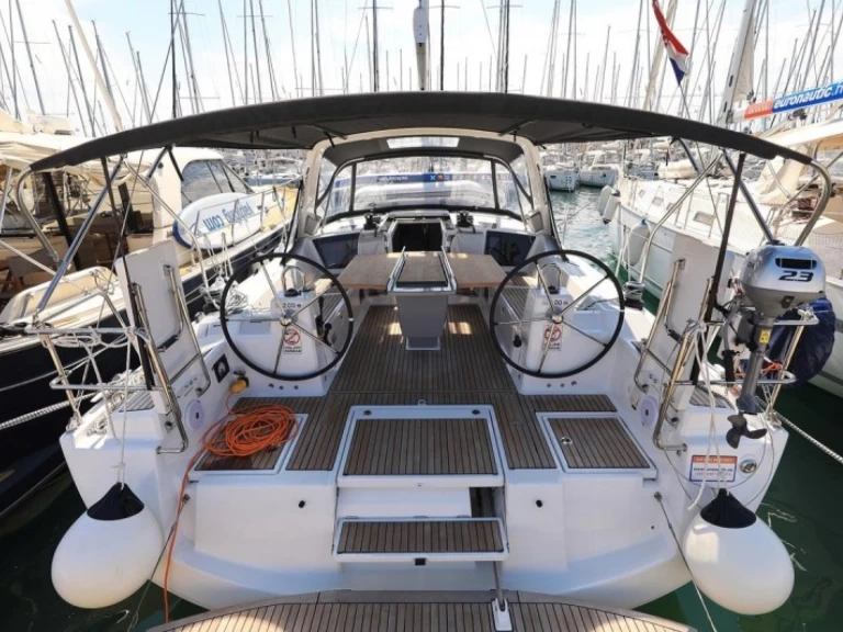 Uthyrning Segelbåt  Bénéteau med en båtlicens 