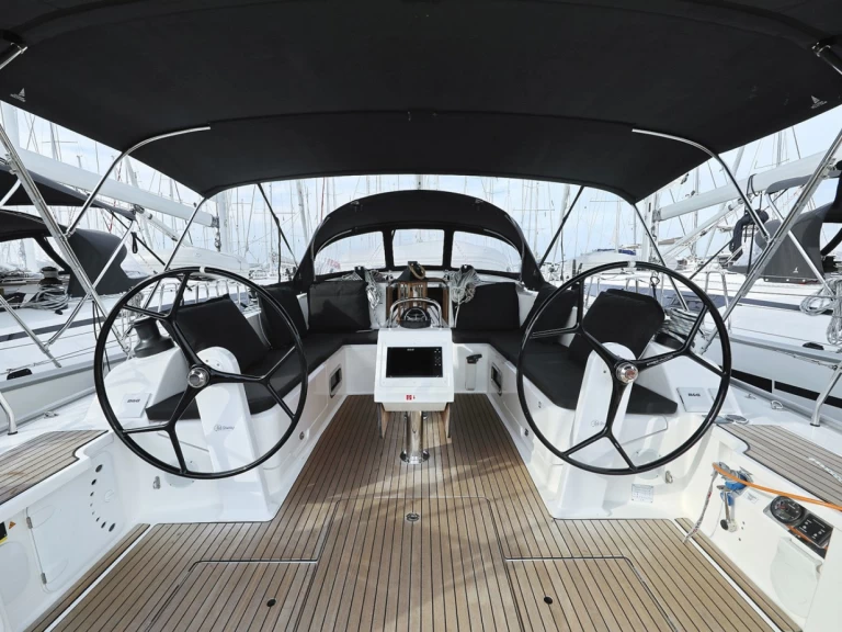 Uthyrning Segelbåt  Bavaria med en båtlicens 