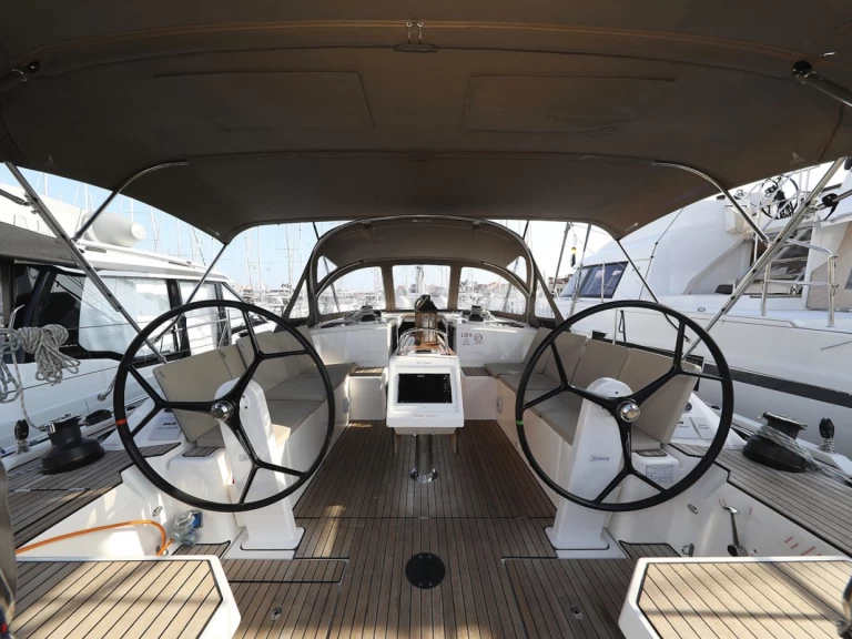 Hyr en Bavaria Bavaria C42 Biograd Na Moru 