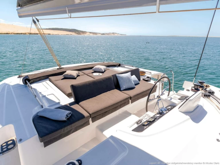 Lagoon Lagoon 46 charter bareboat eller skeppad i Can Pastilla