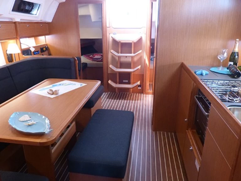 Hyra Segelbåt  med eller utan skeppare Bavaria Procida 