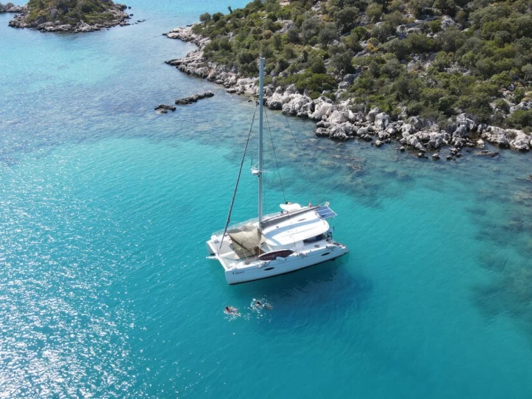 Hyra Katamaran  med eller utan skeppare Fountaine Pajot Kaş 
