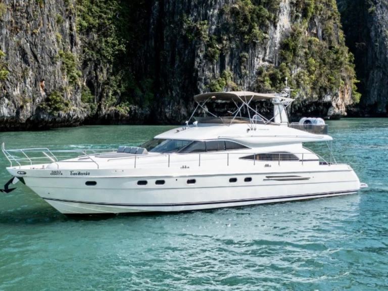 Uthyrning Lyx yacht Princess med en båtlicens 