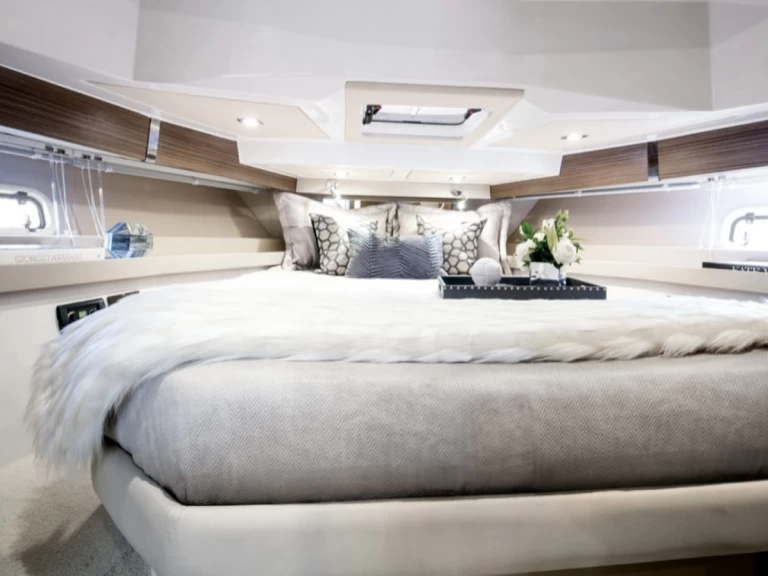 Hyra Motorbåt  med eller utan skeppare Azimut Sorrento 