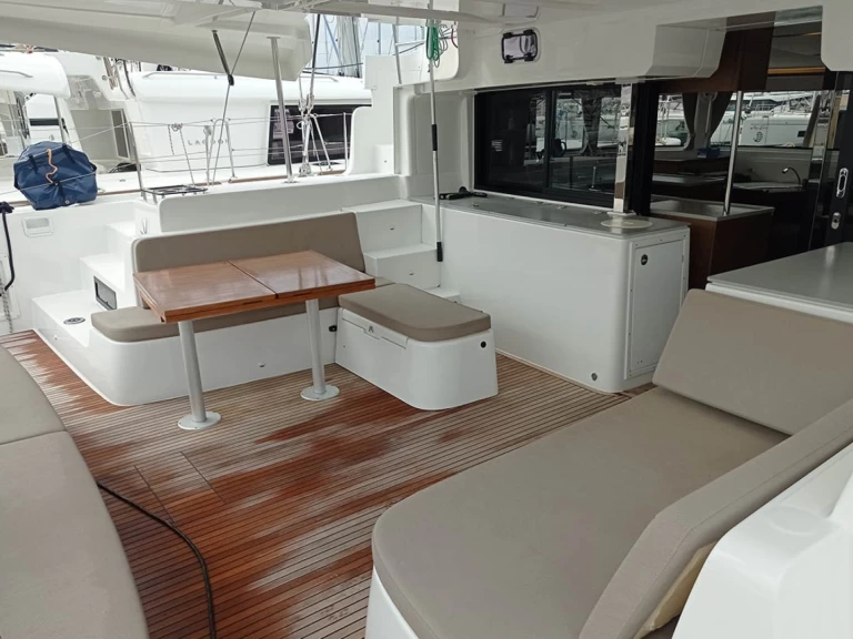 Yacht charter Donji Seget billig Lagoon 46
