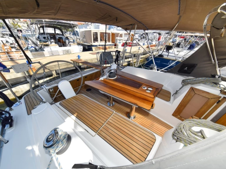 Uthyrning Segelbåt  Bavaria med en båtlicens 