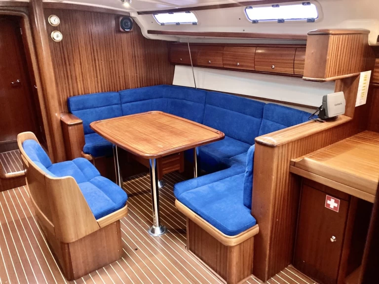 Bavaria Bavaria 44 charter bareboat eller skeppad i Kołobrzeg