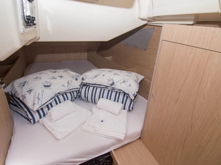 Hyr en Bénéteau Oceanis 41.1 Gocek 