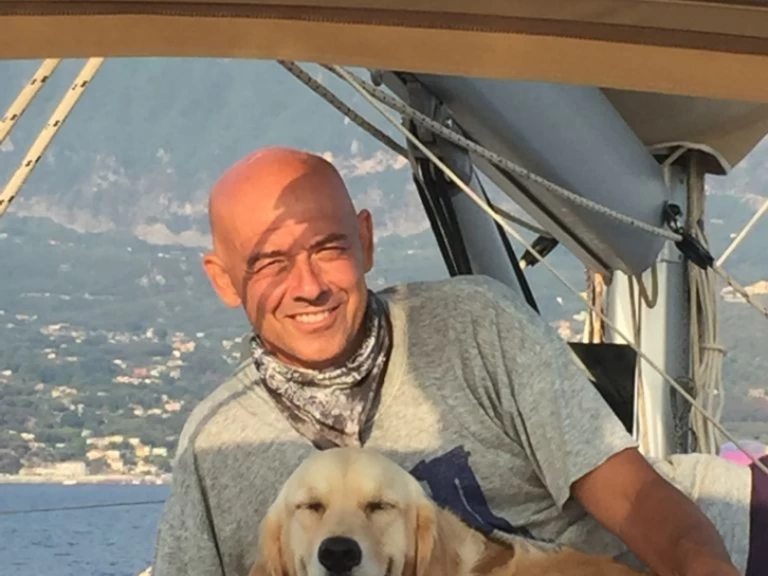 Dufour Dufour 460 Grand Large charter bareboat eller skeppad i Salerno