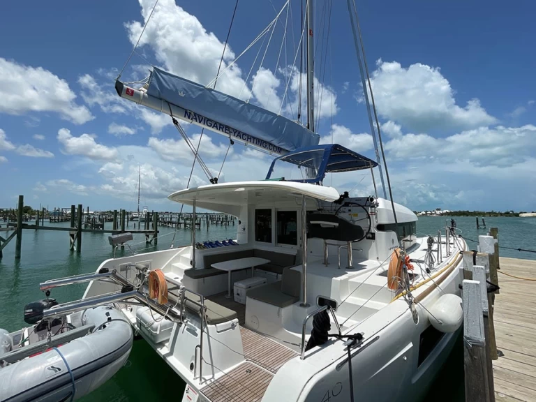 Hyra Katamaran  med eller utan skeppare Lagoon Road Town 