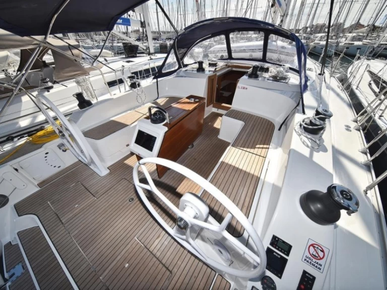 Hyra Segelbåt  med eller utan skeppare Bavaria Biograd Na Moru 