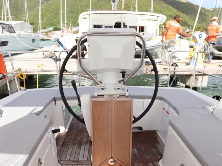 Segelbåt  för uthyrning Road Town till det bästa priset 