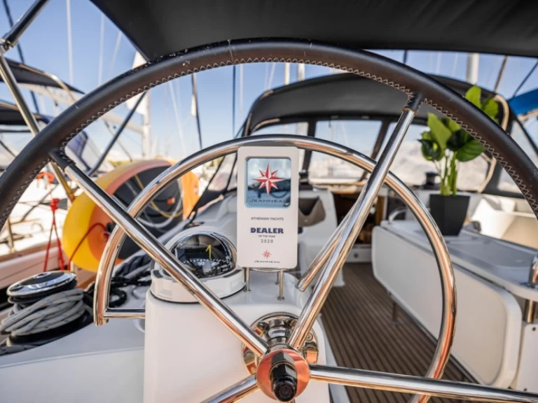 Hyr en Jeanneau Sun Odyssey 519 Alimos 