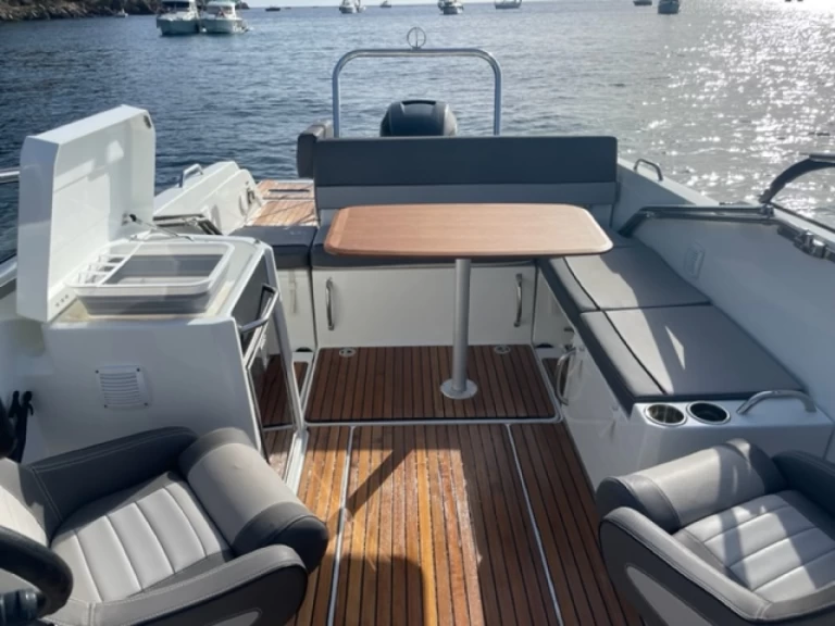 Hyra Motorbåt  med eller utan skeppare Jeanneau Saint-Cyr-sur-Mer 